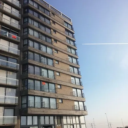 - Frontaal Zeezicht * Middelkerke
